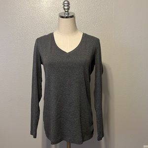 Eddie Bauer basic V- Neck Long Sleeve T-Shirt Gray Size